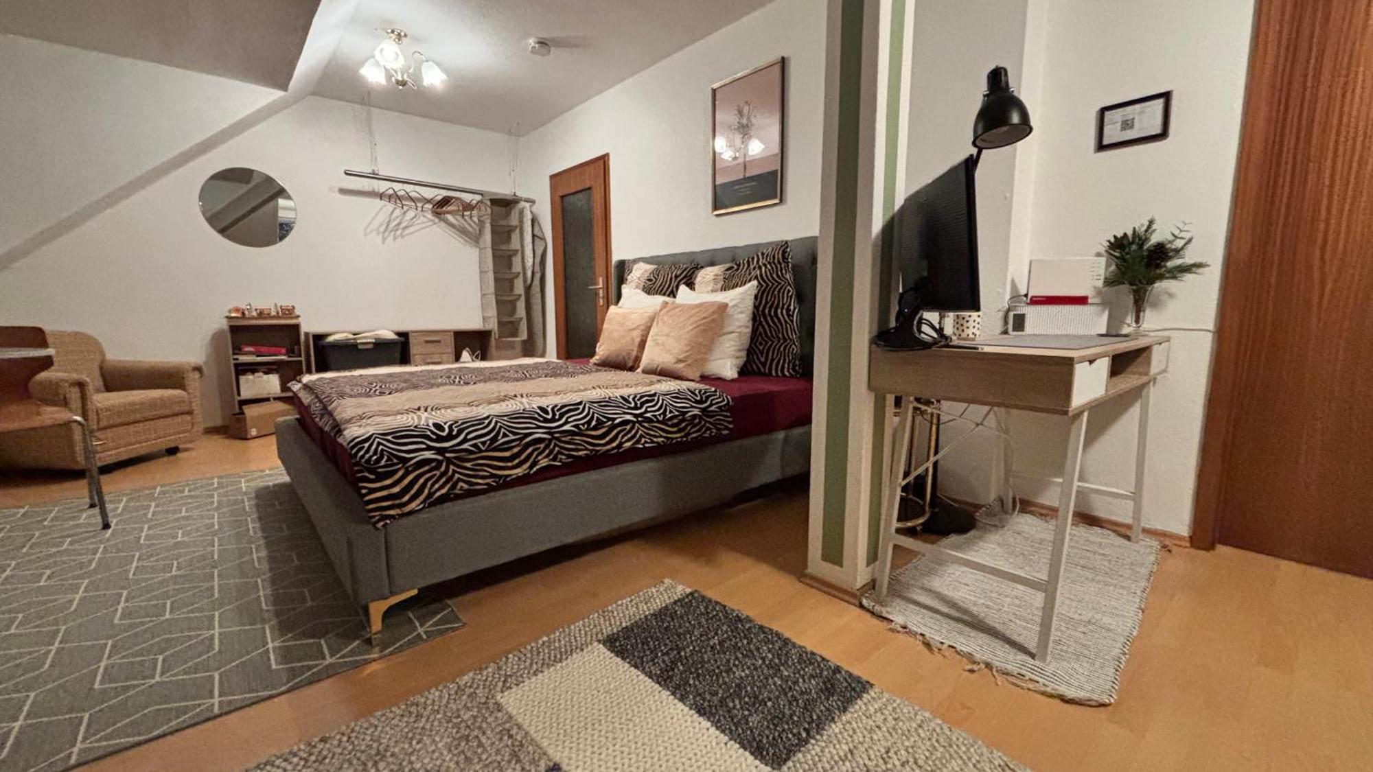 Apartment Modernedg-wohnung Mit Homeoffice